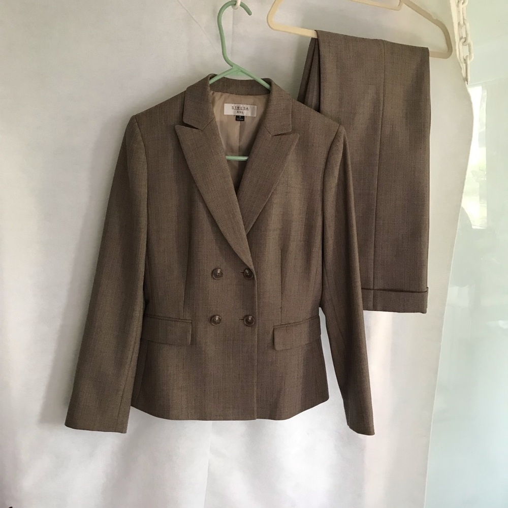 Stresla Double-Breasted Brown Womens Suit Jacket & Pants